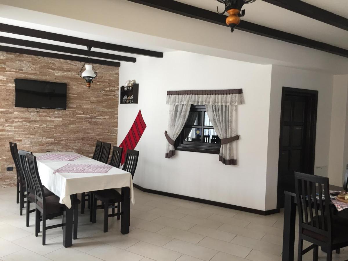 Pensiunea Rustic บอร์ชา ภายนอก รูปภาพ