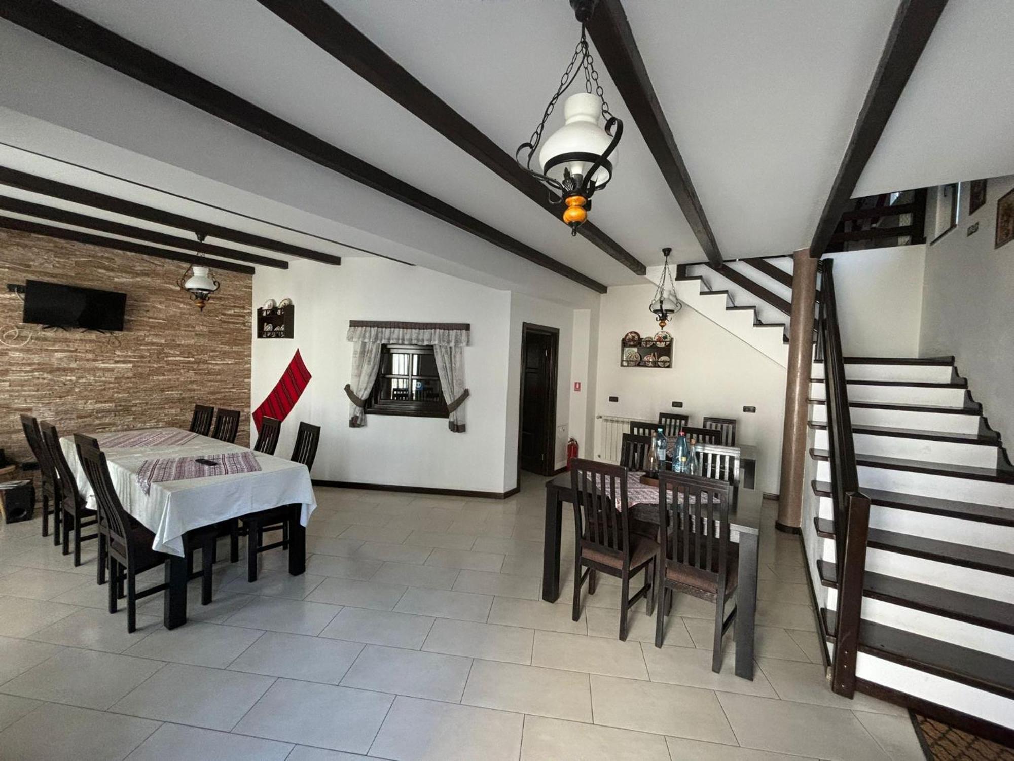 Pensiunea Rustic บอร์ชา ภายนอก รูปภาพ