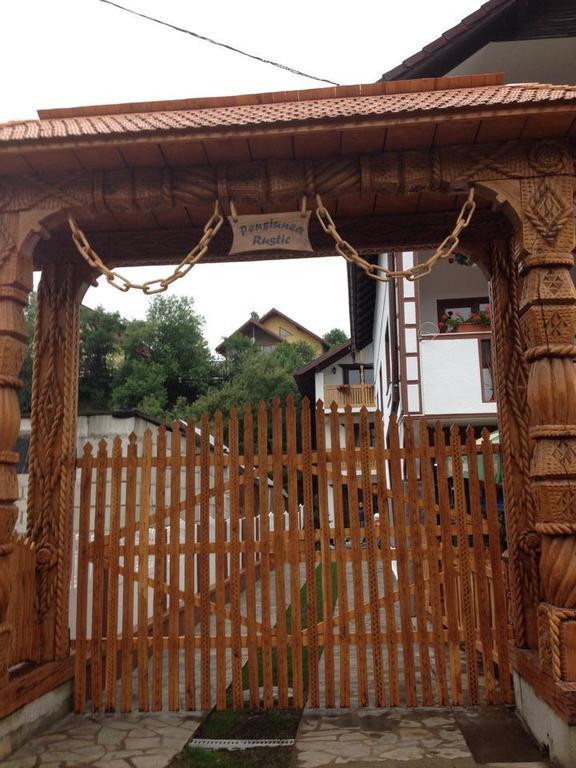 Pensiunea Rustic บอร์ชา ภายนอก รูปภาพ